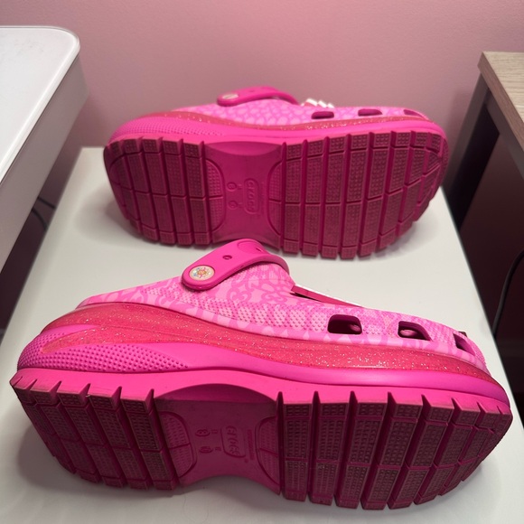 CROCS Women’s Barbie Pink Mega Crush Sandals - Picture 5 of 5